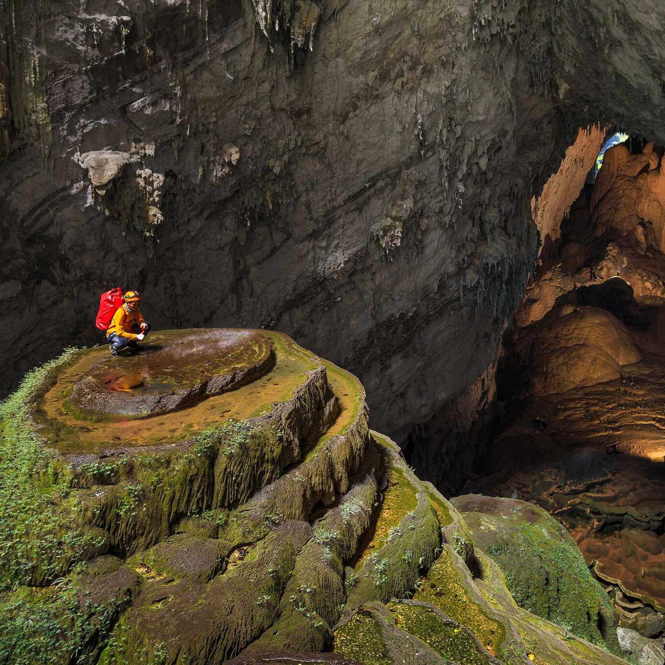 HANG SON DOONG: THE WORLD'S LARGEST CAVE