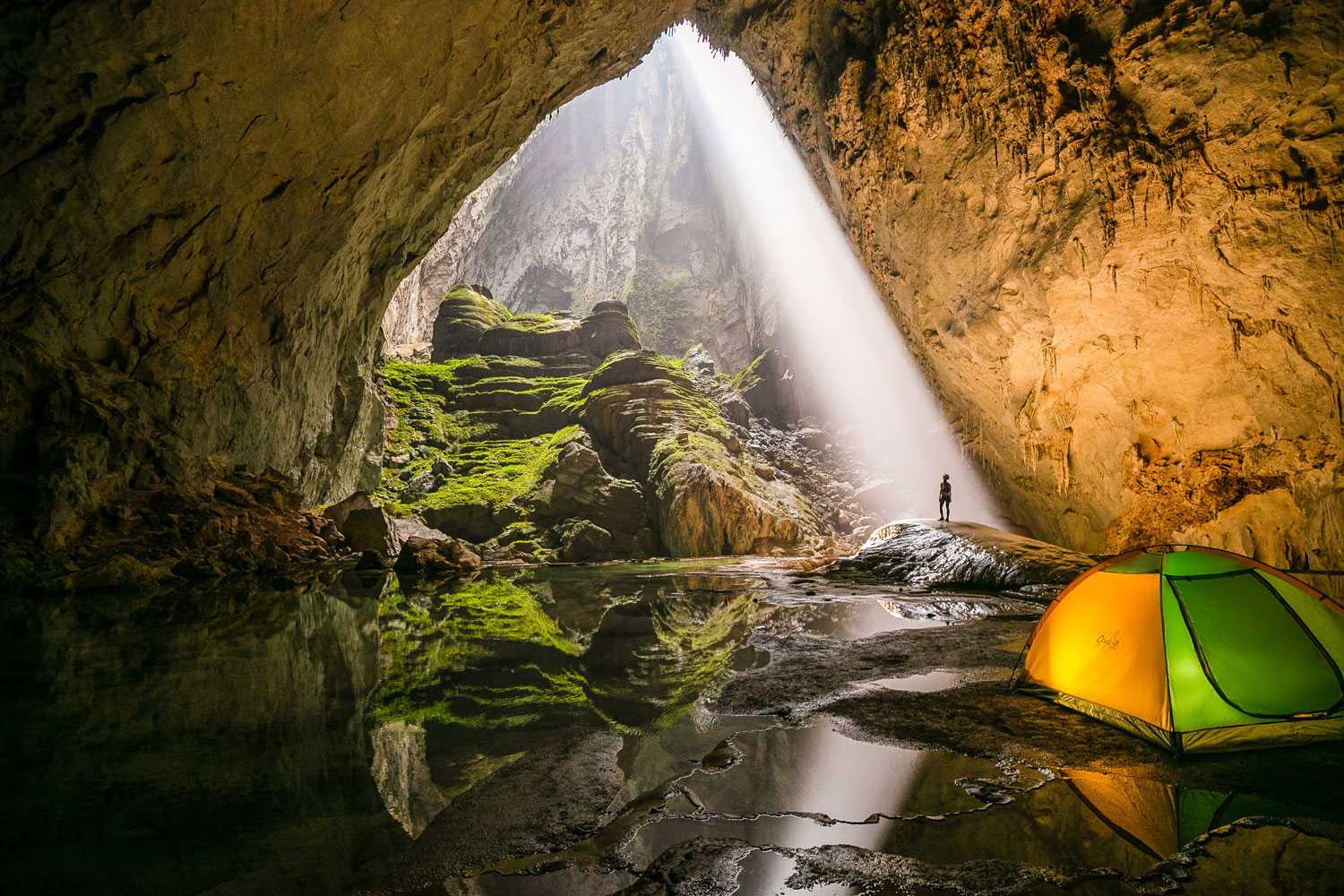 Dinosaur Lookout - Son Doong Cave