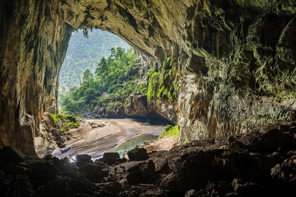 Hang En discovered in 1994