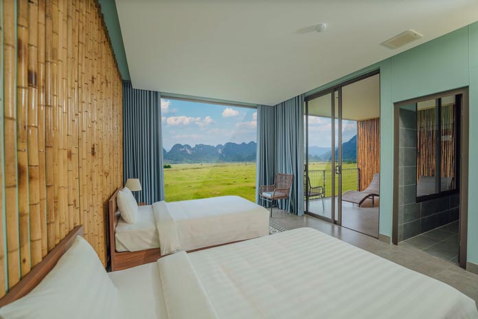 Spacious twin room - Epic view to the green field