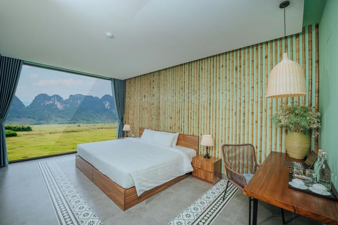 Spacious double room - Epic view to the green field