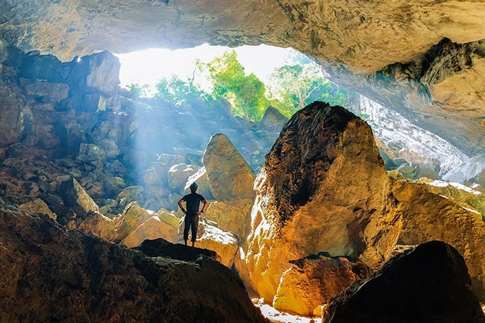 Vinh Tron Cave
