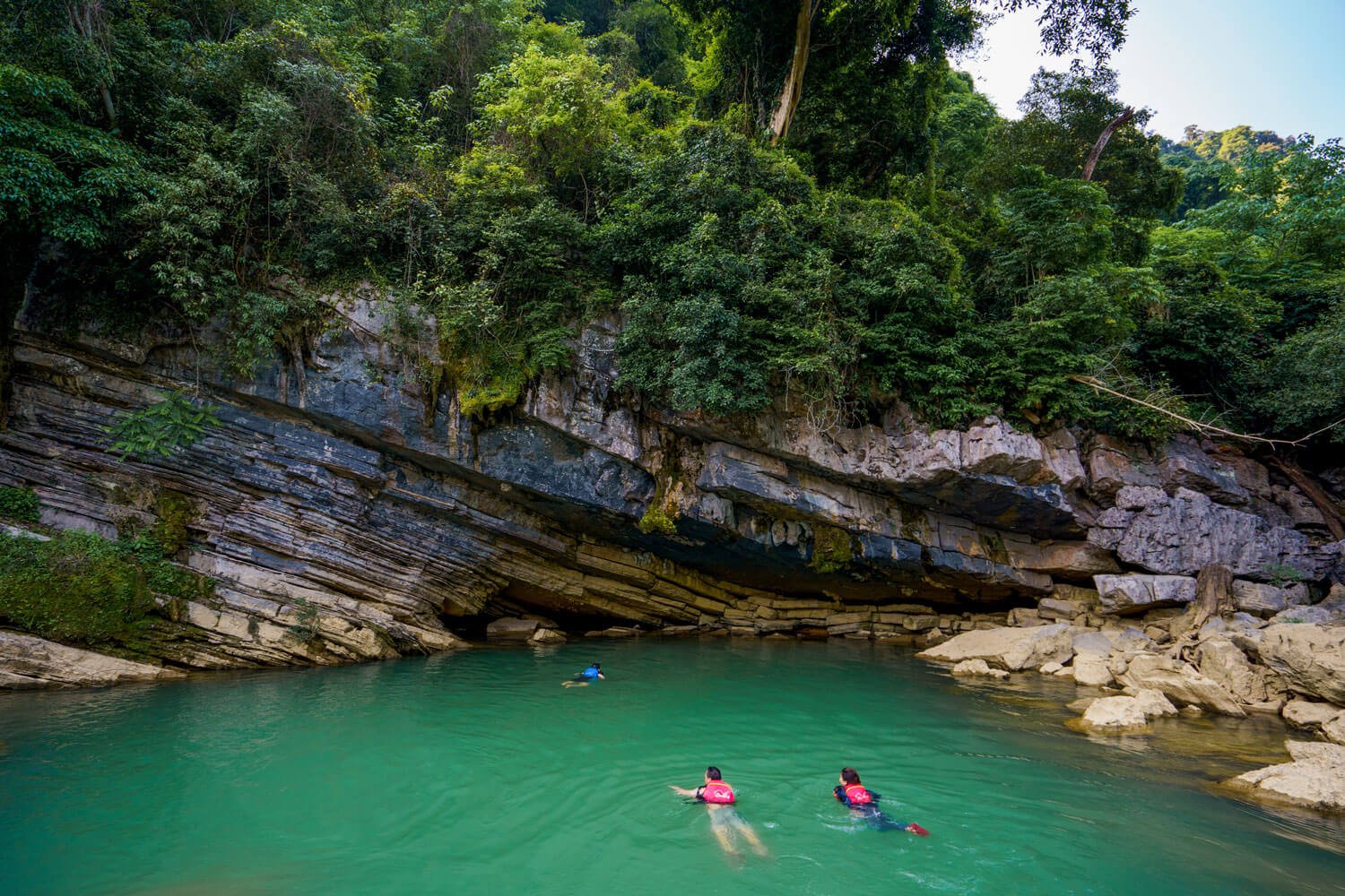 Swimming at the “natural infinity pool” on the left side of Hang Tien Campsite.