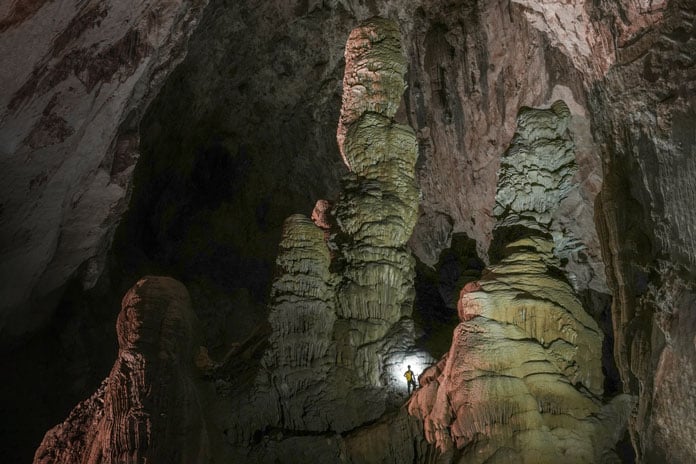 Hang Sơn Đoòng sở hữu rất nhiều cột măng đá khổng lồ