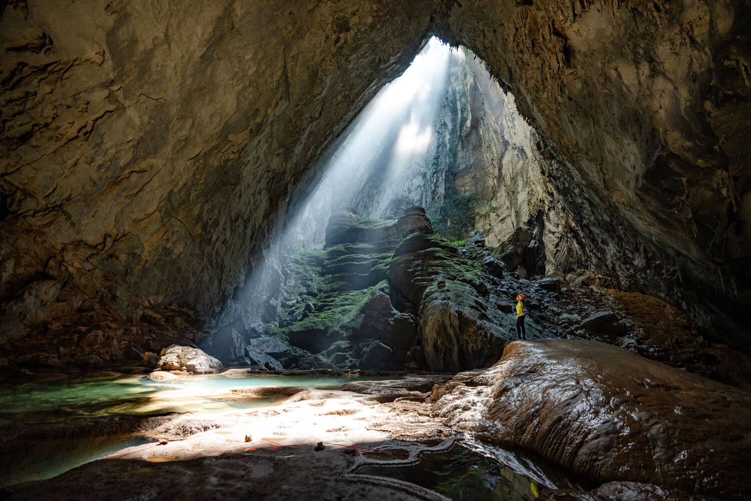 The magical scene at Son Doong cave when the sun's rays shine in.