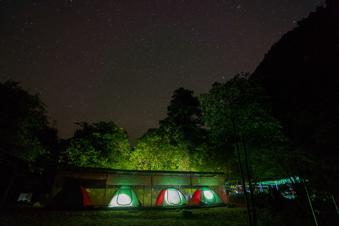 The Hang Tien Cave campsite at night