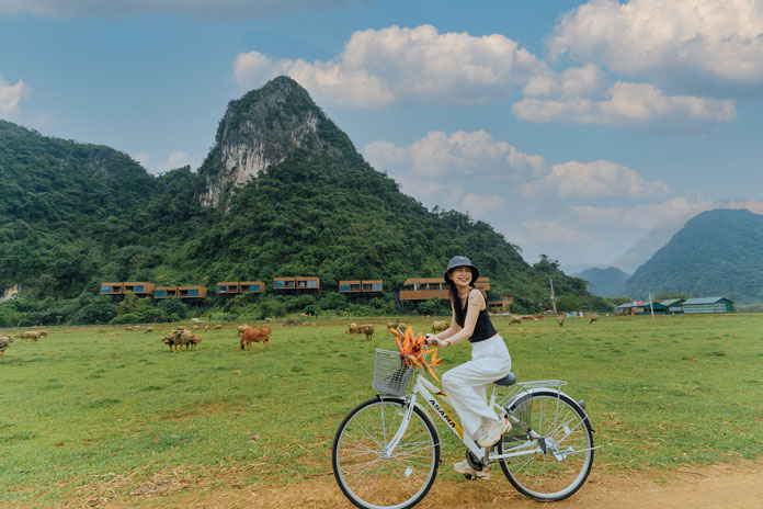 Dạo quanh làng quê Tân Hoá và khám phá cuộc sống bình yên nơi đây.