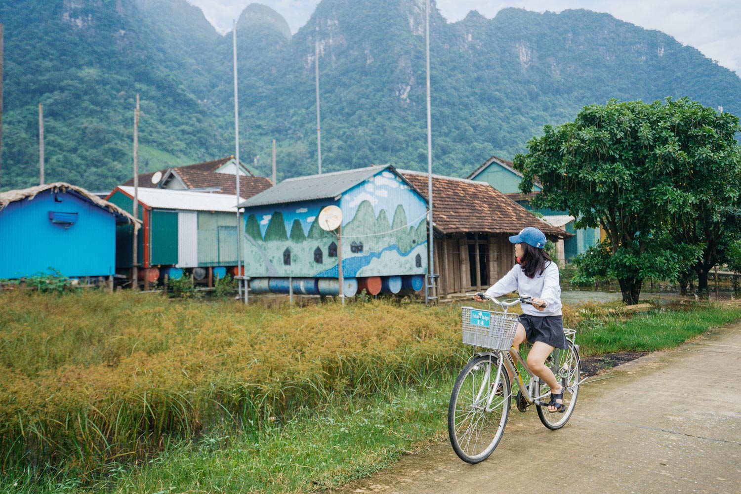 Bicycle around Tan Hoa village