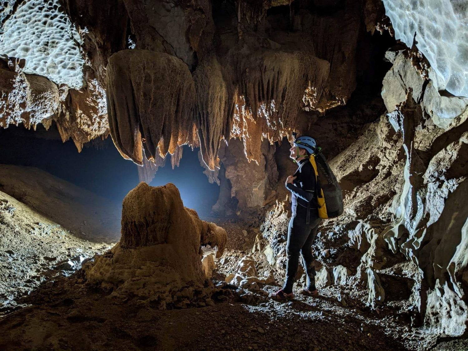 Lam Hoa commune with a magical stalactite cave system.