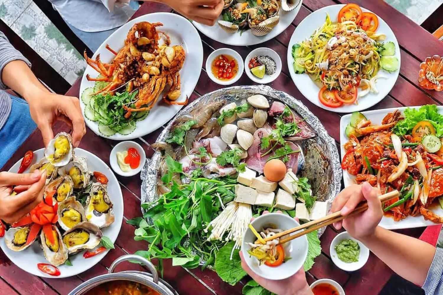 Da Nang Food: 10 Must-Try Dishes and Local Treats