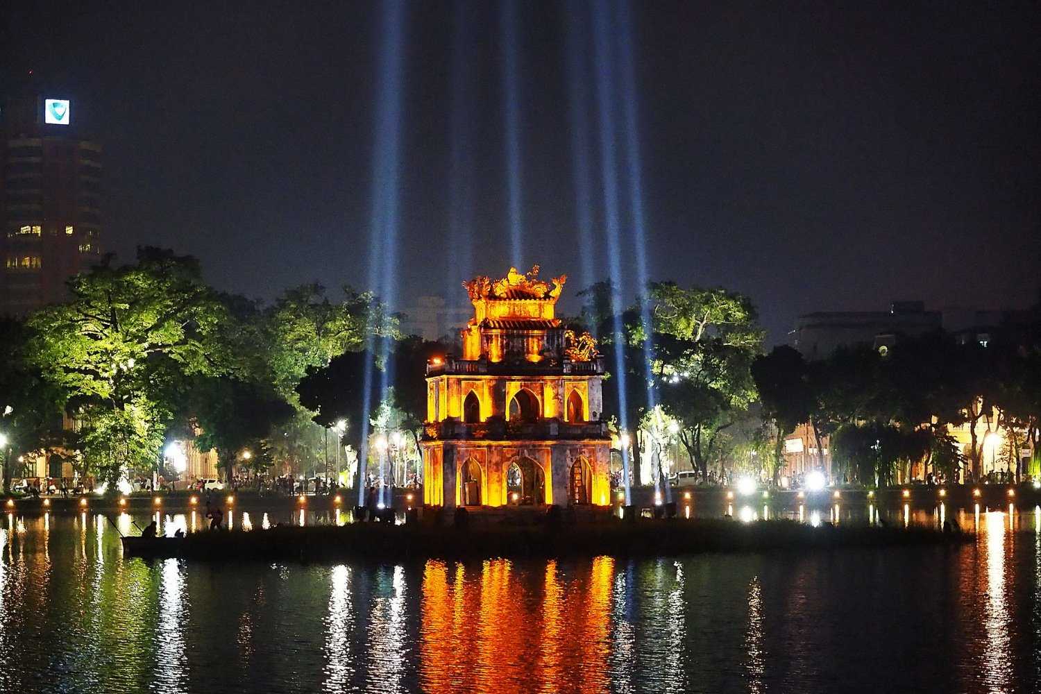 Hanoi Nightlife: Top 8 Spots for a Memorable Evening Out