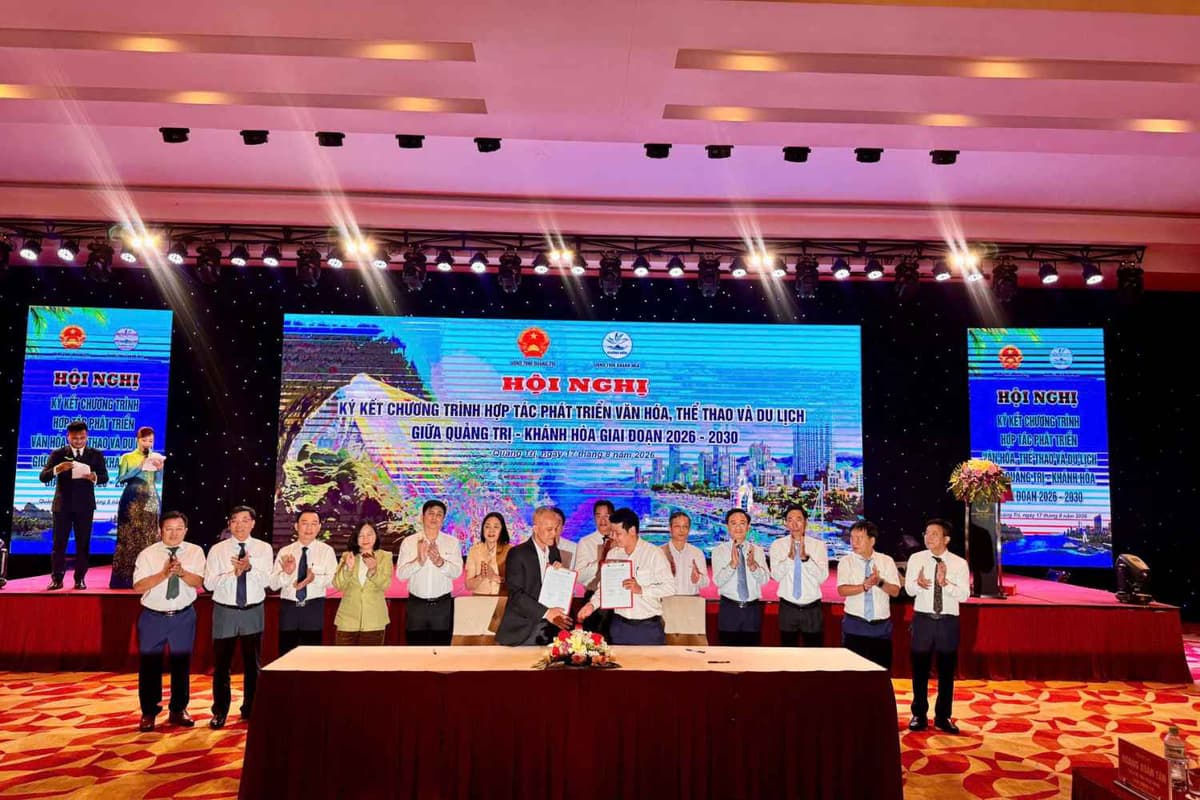 Oxalis và Vietravel Khánh Hòa ký kết hợp tác kết nối tour liên tuyến Cam Ranh - Đồng Hới